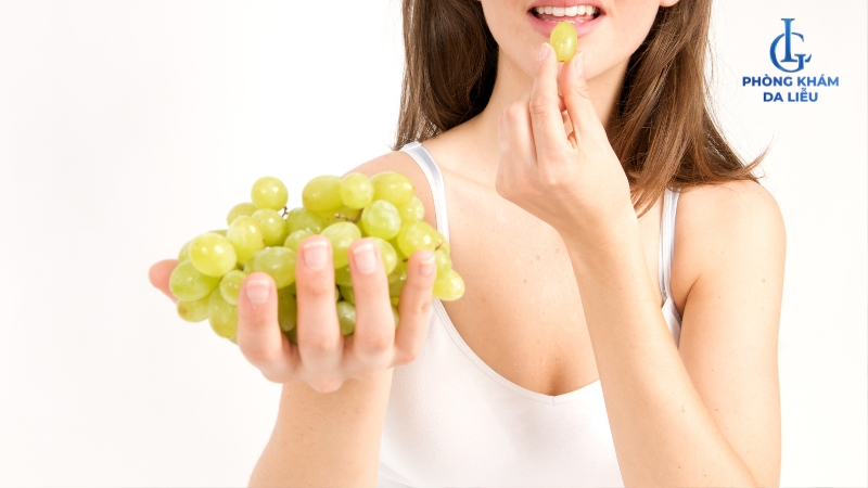 Ăn nho có nổi mụn không?