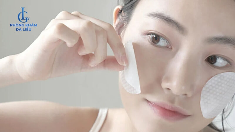 Sử dụng toner hoặc lotion làm dịu da