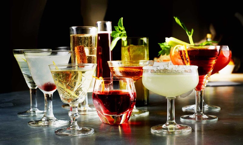 các loại bia và rượu và cocktail