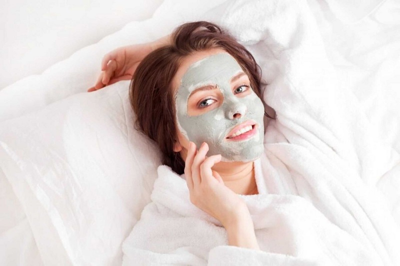 đắp mặt nạ đất sét