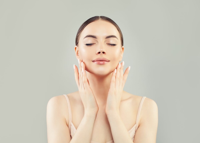 Chăm sóc da đúng cách cải thiện mụn đầu đen