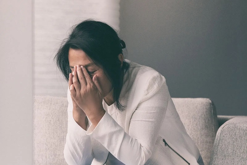 Stress thời gian dài có thể gây ra mụn bọc mủ