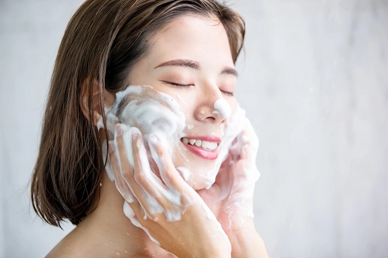 Giữ da luôn sạch để ngăn ngừa mụn bọc mủ