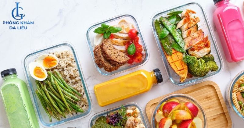 ăn uống tốt giúp giảm tình trạng mụn ẩn ở lưng