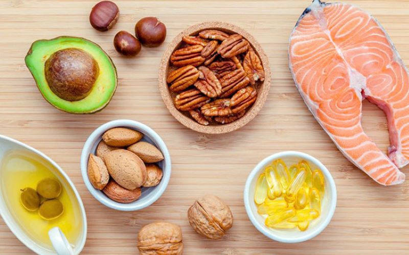 Chế độ ăn uống cho người bị mụn nội tiết