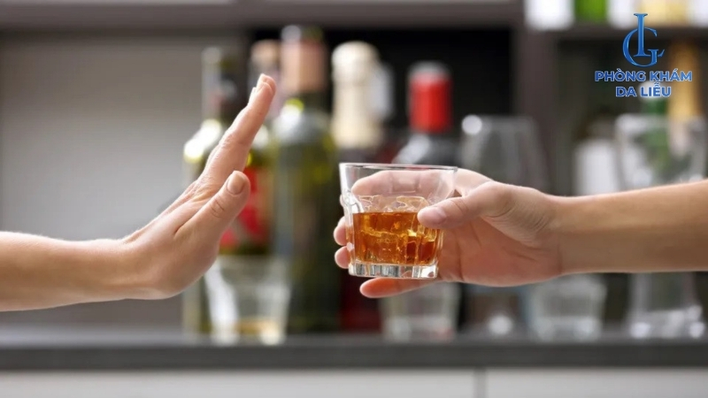 bị sẹo lõm không nên uống đồ uống có cồn