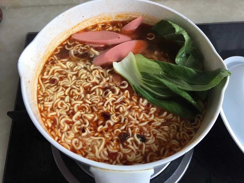 Bị vết thương hở bao lâu được ăn mì gói?