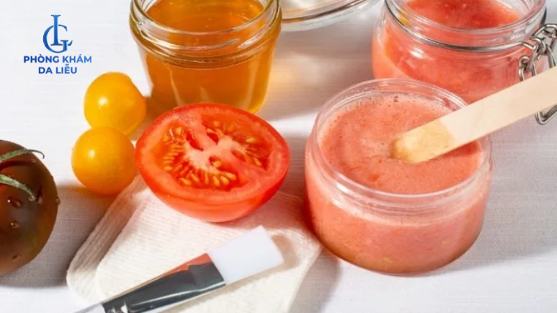 xay nhuyễn cà chua đắp lưng mụn