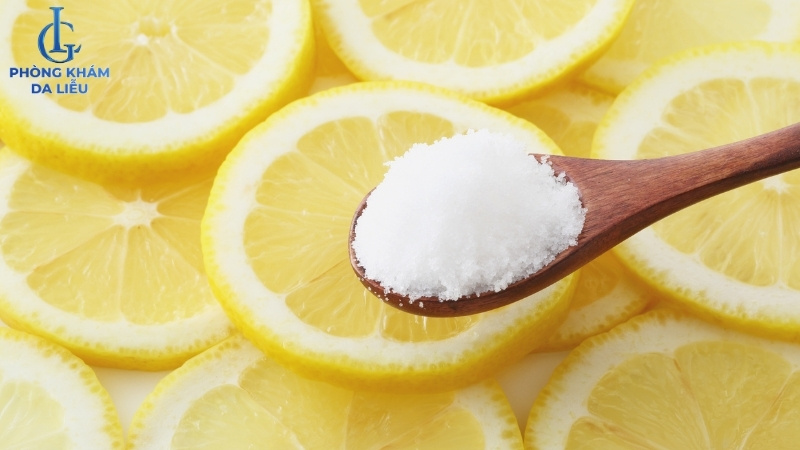 điều trị viêm nang lông bằng muối và chanh