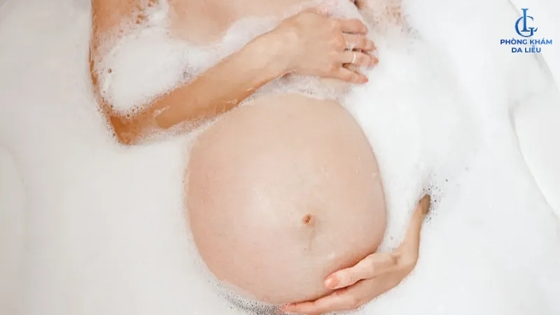 bà bầu bị lỗ chân lông có nguy hiểm không