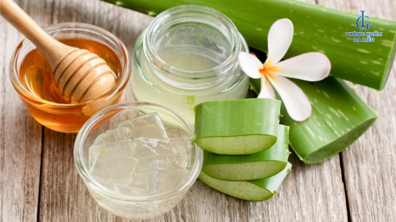 điều trị viêm nang lông bằng nha đam và mật ong