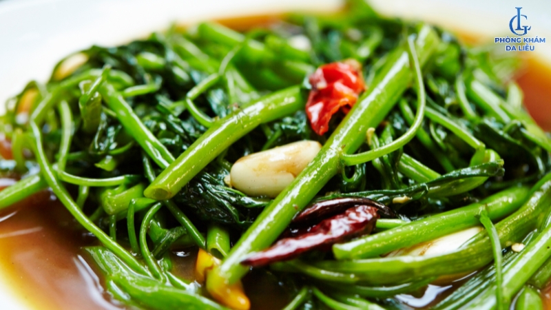 bị sẹo lõm không ăn rau muống