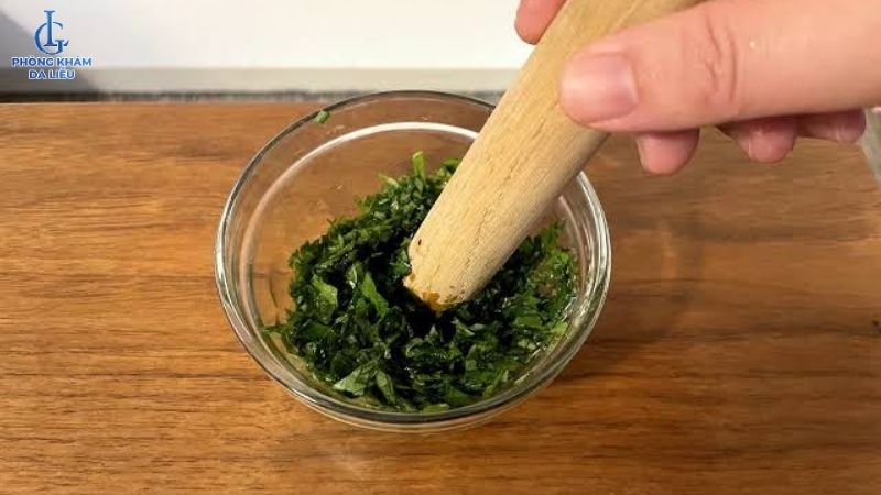 Mặt nạ lá tía tô trị nám