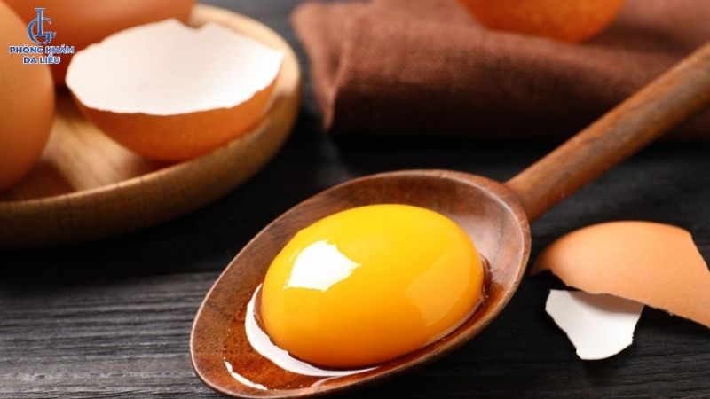 Lòng đỏ trứng gà